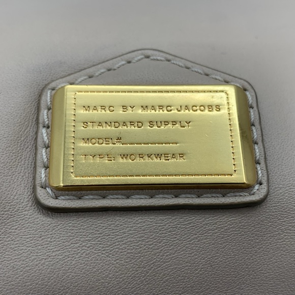 Marc Jacobs Smooth Leather Tote Handbag Crossbody Bag in Beige - Picture 11 of 16